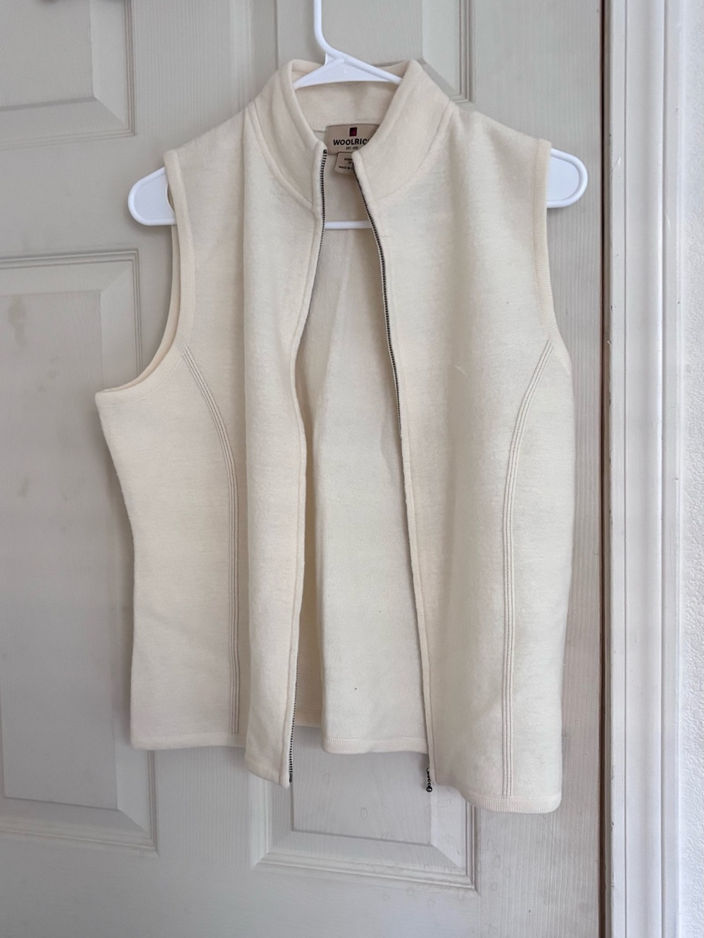 Woolrich 100% Women's Cream Sleeveless Fleece Zip Vest